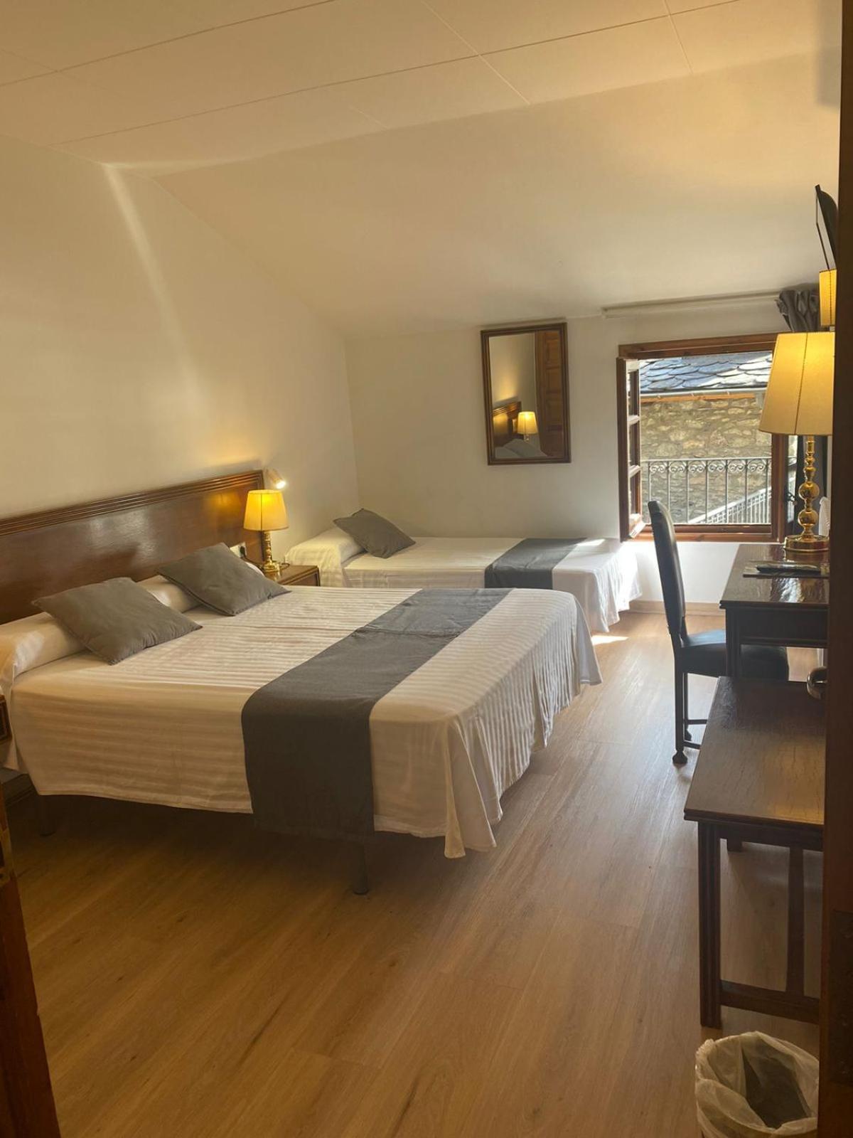Hotel Santa Bàrbara De La Vall D'ordino Esterno foto